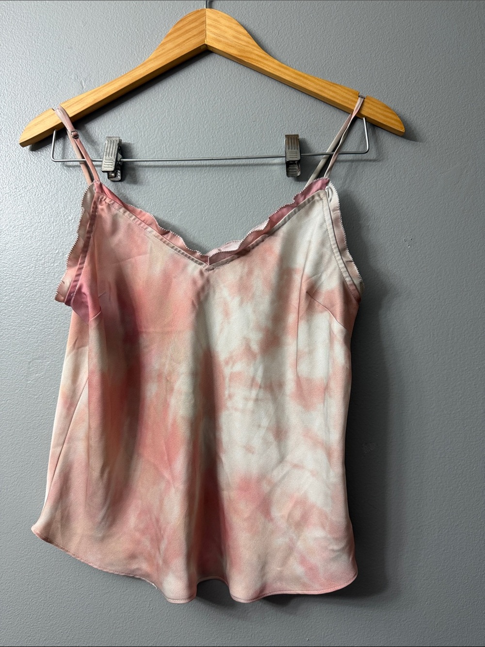 Aritzia Wilfred Ruffle Camisole medium